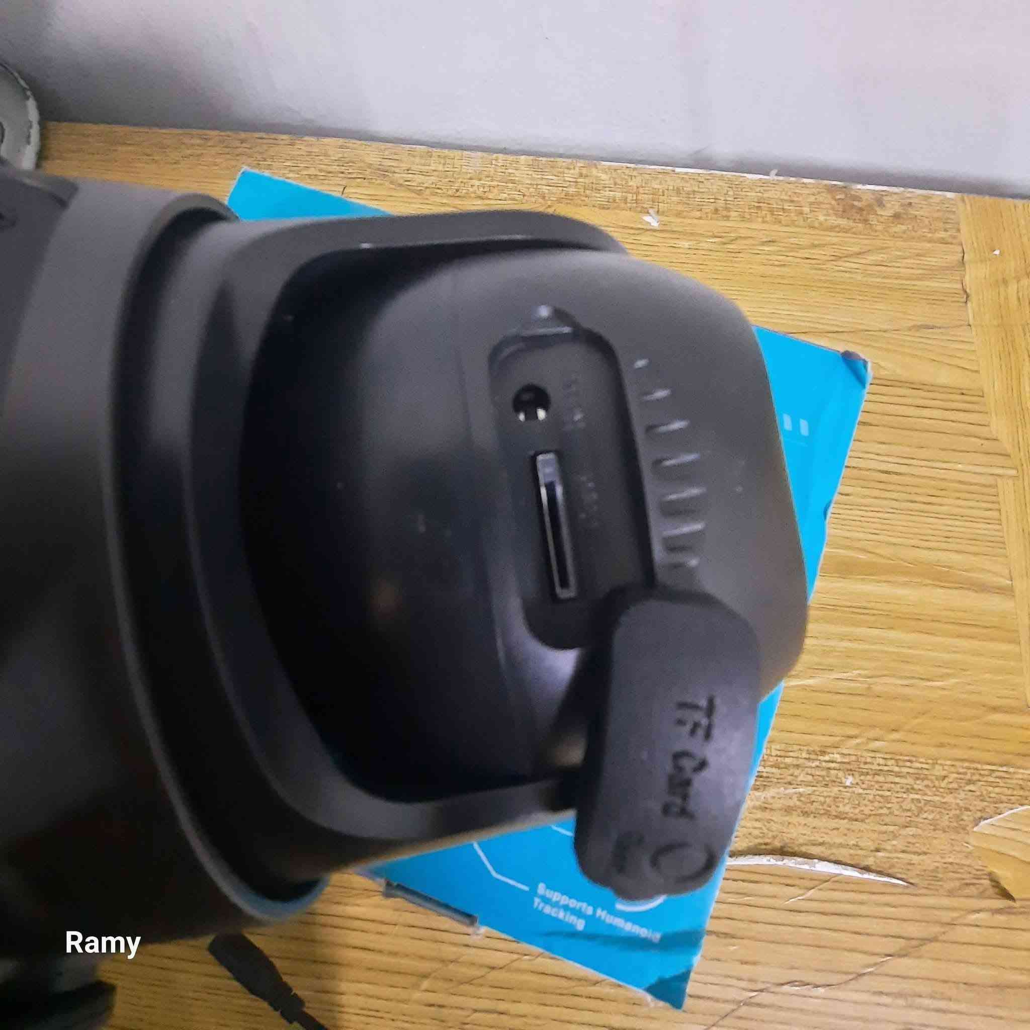 🛑 للبيع: كاميرا مراقبة ذكية Dual Lens (عدستين) خارجية
​الحالة: [جديدة بالباكيت / مامستخدمة ]
​⚙️ المواصفات والمميزات:
​نظام العدستين: تحتوي على عدستين لتغطية أكبر قدر من المساحة (ثابتة ومتحركة).
​دوران 360 درجة: تكدر تتحكم بيها من موبايلك وتفتر بكل الاتجاهات.
​تتبع ذكي (Humanoid Tracking): تدعم خاصية كشف الحركة وتتبع الأشخاص.
​رؤية ليلية ملونة: تحتوي على كشافات LED قوية تطلع الصورة ملونة حتى بالليل.
​ربط مباشر عالواي فاي: ما تحتاج أجهزة تسجيل (DVR) معقدة، تربط مباشرة على تطبيق الموبايل.
​صوت باتجاهين: تكدر تسمع اللي يحجي يم الكاميرا وتكدر تحجي وياه من موبايلك.
​خزن سحابي أو رام: تدعم تركيب كارت ذاكرة (Micro SD) للخزن.


**إذا كنت صاحب هذا الإعلان وتريد حذفه لأي سبب، رجاءا أرسل رسالة إلى الدعم الفني**