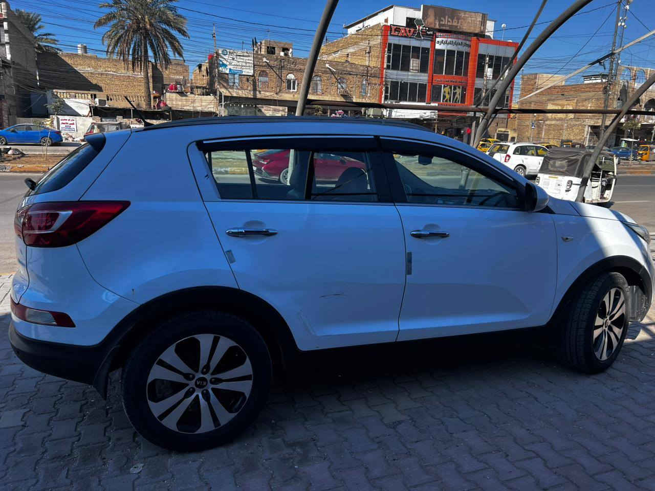 سلام عليكم كيا سبورتج مديل 2014 نضيفه ومرتبه مثل مشوفون بل صوره عنواني بغداد حي أور  سعر 150ورقه مراسله على هاذ الرقم ***********
