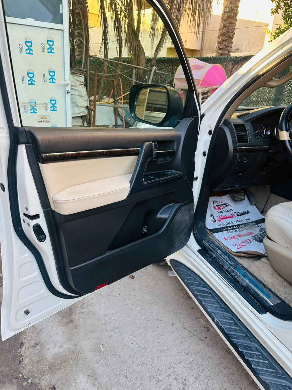 الـسـلام عـلـيكـم
لاندكروز 2010 رقم مميز 373
 مكفوله  من الصبغ
_______المـواصـفـات___________
.طفايه
.حساسات  خلفي
.مكينه 6 سلندر
.سلايت روف
.تحكمات ستيرن
.شاشه جبيره
ماشية 170 كيلو 
السياره كلش جديده وحلوه وجاهزه بسمي السياره السعر 320$ قفل وبيها سونار الشراي يتصل 
رقم كوت ومكان سياره بغداد المنصور  ***********
