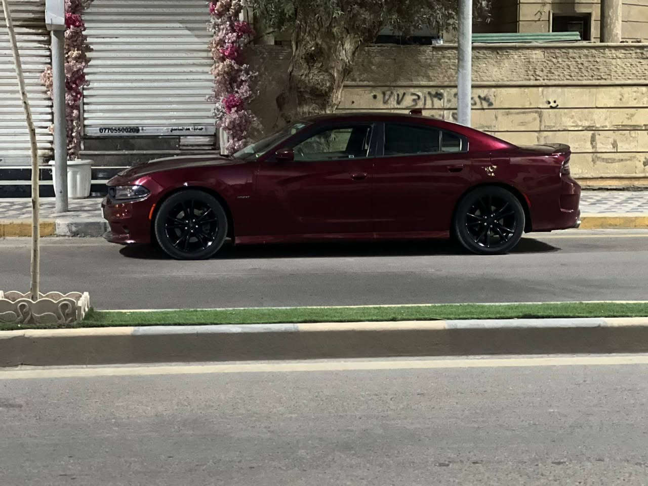 السلام عليكم
للبيع جارجر هيمي 5700 
موديل 2017 
وارد امريكي حادث جاملغ وبنيد والظربه 
ما واصله للفخذه ضربه خفيفه مثل ما موضح في الصوره   
سنويه ورقم جديد واسط دولي 
السعر 195 اني مكلف بنشر هاذه رقم راعيه
رقم التواصل ***********
