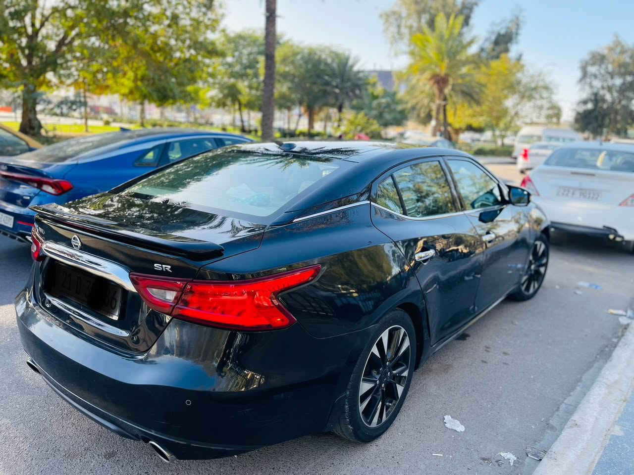 السلام عليكم
نيسان ماكسيما 2018 
للبيع
فول مواصفات السيارة
 SR خليجية للبيع 

سوداء اللون 

شفتات ستيرن فقط بالSR 

محرك 3500 كير  CVT

كشنات جلد بيجي تدفئة تبريد 

كراسي كهرباء كلها 

كامرة دوارة ٣٦٠ درجة

رادارات امامي خلفي جانبي 

حساس امامي وحساس  خلفي 

بردة خلفية 

بانوراما 

نقط عمياء 

12  سماعة سستم Bost 

منضومة زينون حديثة

كروس سرعة  

ويلها ١٨ بلادي مبدلة علمود الطسات

رقمها سليمانية  رقم الجديد سنوية ٢٠٣١ جديدة 

ادامة جديدة لمنضومة البانزين كاملة 

باتري جديد 

ادامة مستمرة لدهن الكير 

سيارة نظيفة وماناقصها شي استخدام داخلي فقط 

ماشي 117000 الف كيلو متر km

السعر 15300 $ وبي مجال بسيط

للاستفسار الاتصال

0783 468 7626
