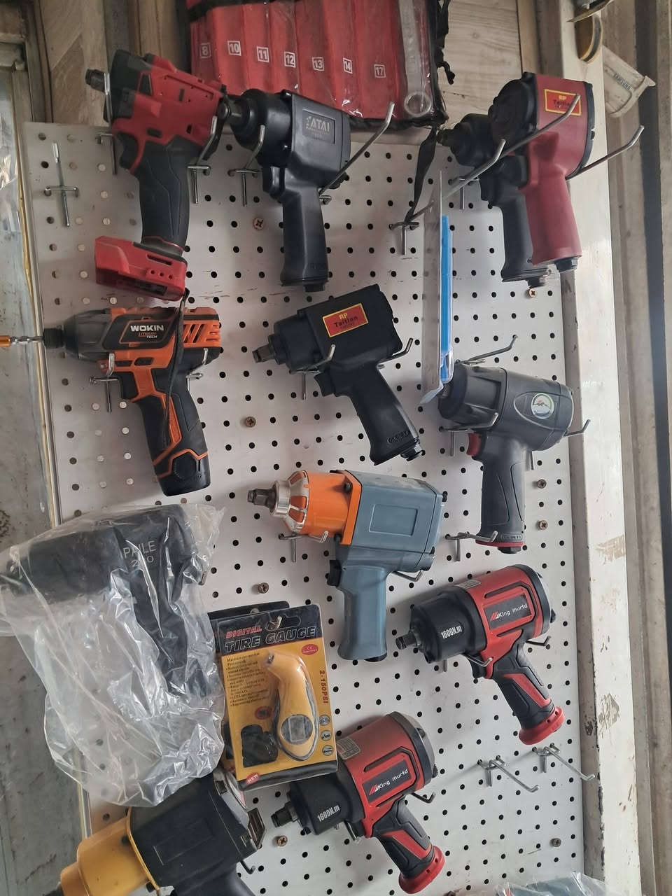 جميع ادوات البنجر عامه واطارات الدراجات والتكاتك
يوجد جمله ومفرد 
يوجد توصيل لجميع محافظات العراق 
للاستفسار ع ارقام الهاتف
 *********** واتساب رسول
*********** واتساب حيدر
