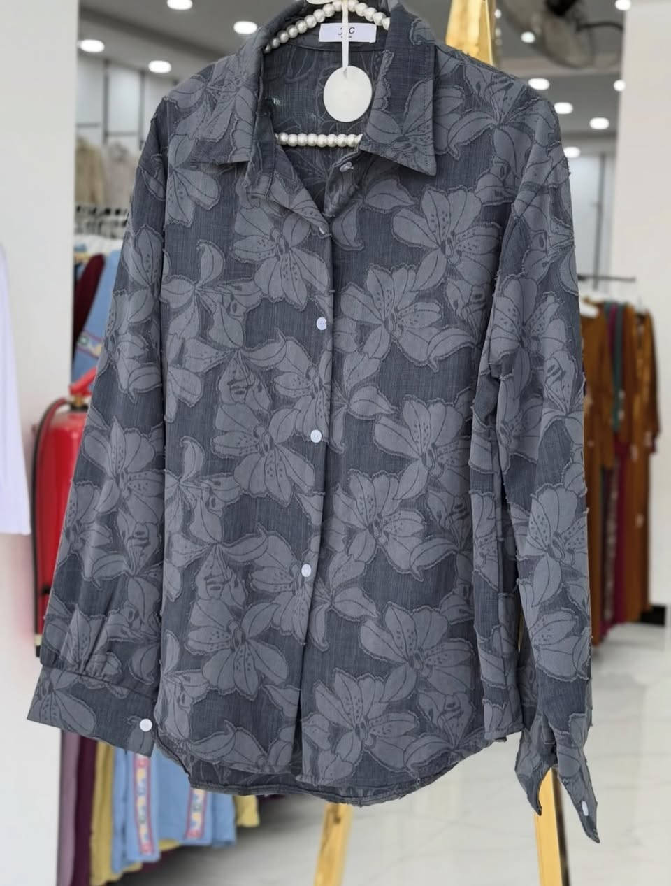 ⁨ جديدنا ✌️✌️✌️✌️✌️
قميص يجنن
القياسات / فري سايز 
الطول 75 سم
السعررر  15  الف💵
الخامه صيفي بارده شكل جينز
تتوفر خدمه توصيل 🚚🚚🚚
السماوه / نهايه عكد الجامع / مقابل مجمع الوارث 🏃‍♀️⁩


**إذا كنت صاحب هذا الإعلان وتريد حذفه لأي سبب، رجاءا أرسل رسالة إلى الدعم الفني**