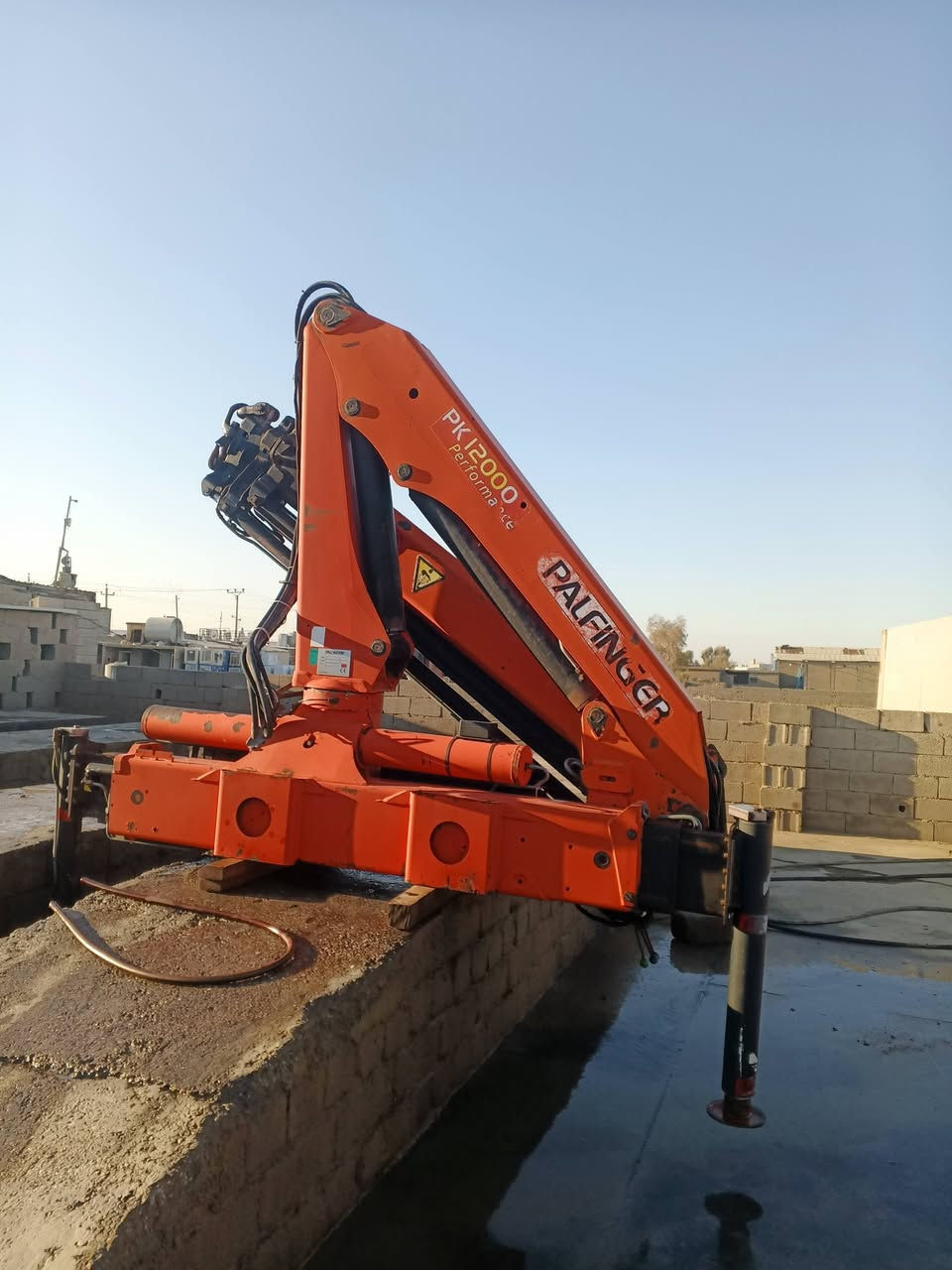 للبيع كرين بافنكر 
الحجم ١٢الف
عدد سلايت. ٣
كرين مكفول كفاله عامه 
العنوان كركوك
رجلين مخالف دبل طكه
السعر ٨٠ اوبي مجال
***********
***********
