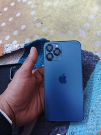 شباب آيفون ١٢برو ماكس شرق وسط بطاريه٨٤تليفون كلش نضيف وحلو بي فقط فطر ...