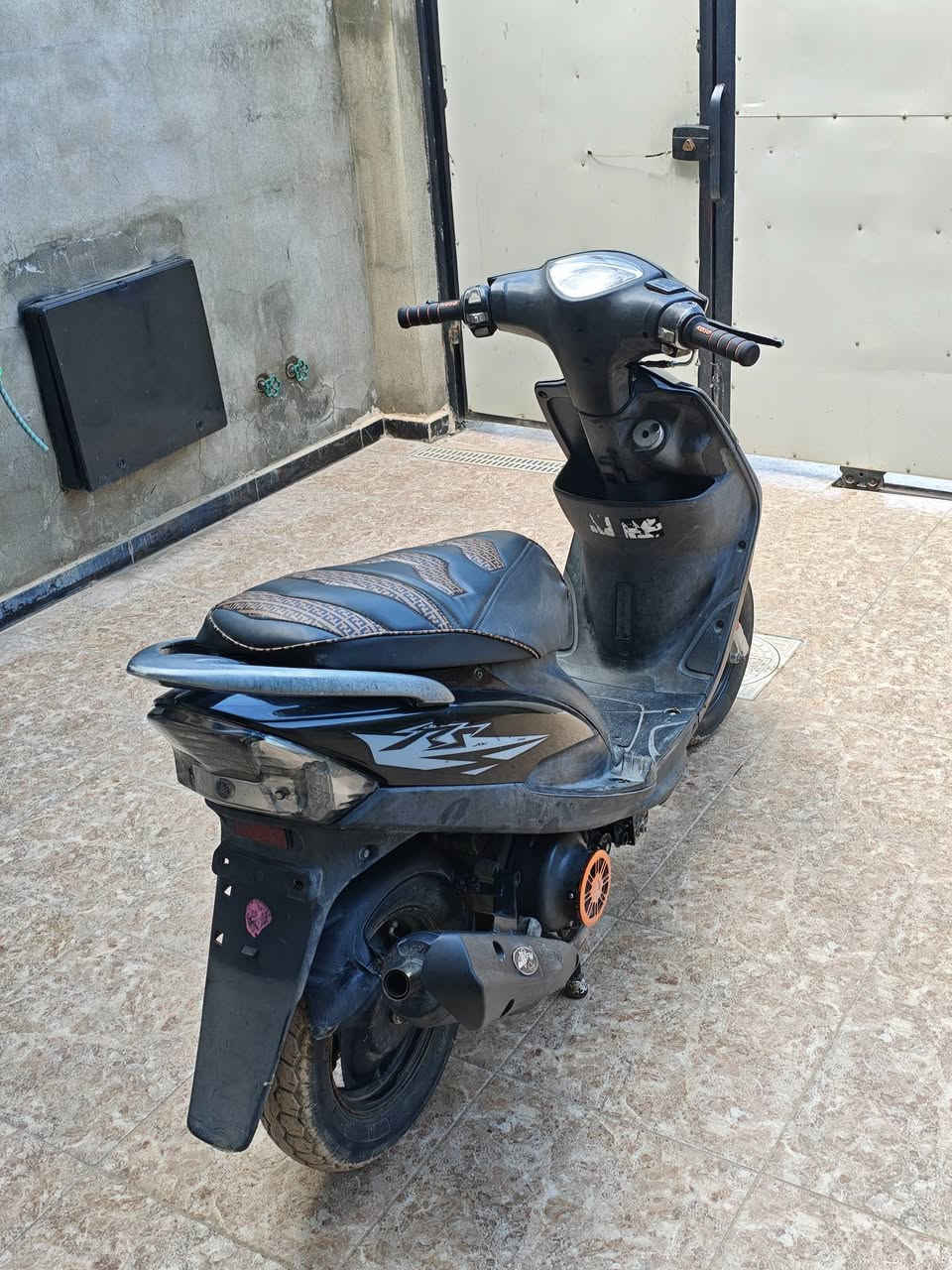 سلام عليكم 🙋
دراجه ماكس رمبه شرط رمبه 
دراجه خير من الله كامله مابيهة نقص كلشي شغال .. نكره سلف بأي وقت 
محركهة بلاد بوشه49 واني بيدي فتحت الكور سويت ادامه للولفات  وعليهة تزويد .
1_ صلنصه FM
2_ قبق افلاوين Topo
3_ اكلج خلفي رياضي اجه بيهة من الخارج
4_ استان صفح Topo
5_ دبلات امامي مزوده
6_ منظومه زنون والسكن احمر 
7_ بك لايت قلاب مع البريك تشتغل دبل اشارة 

للاستفسار : *********** 
السعر : 750 وبيهة مجال اتصل وتدلل
