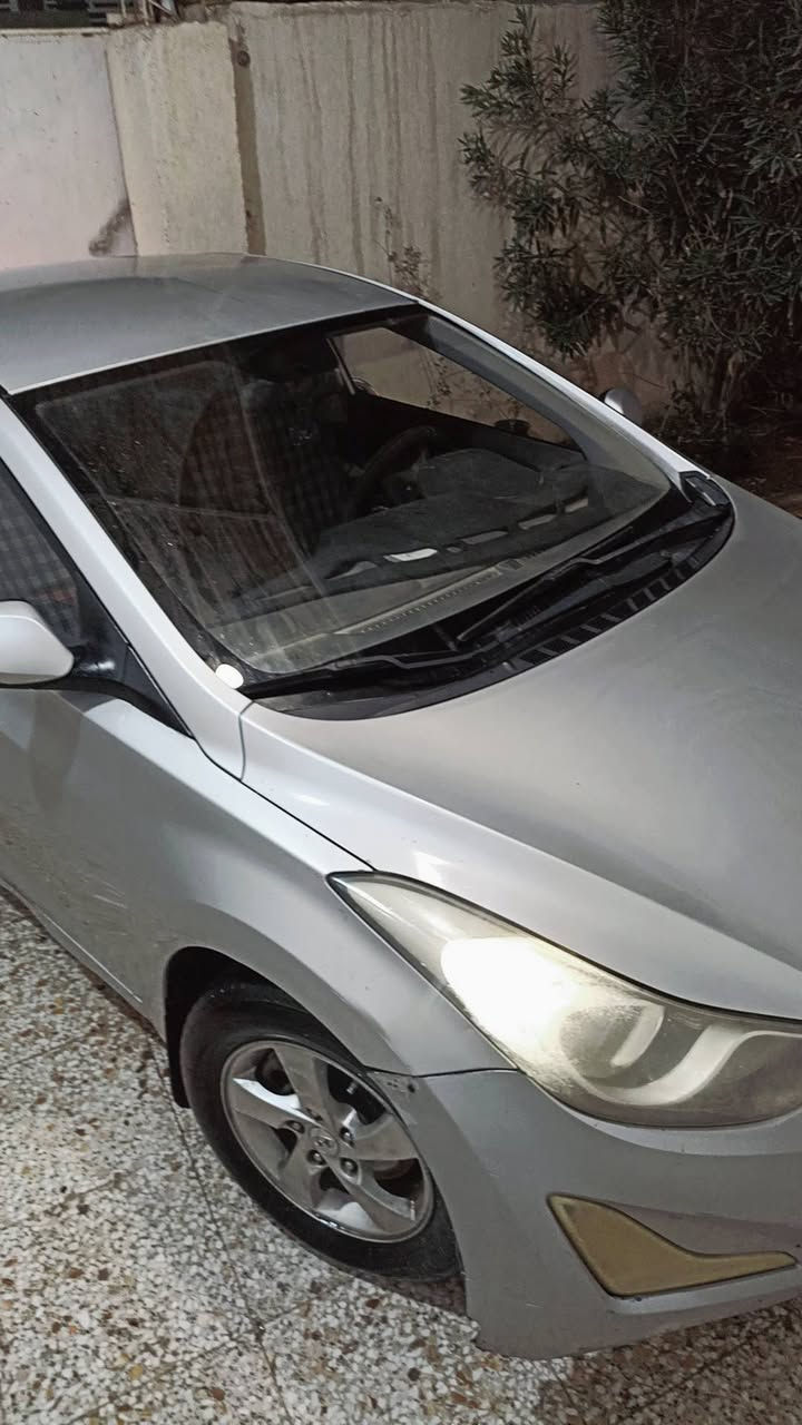 السلام عليكم 
النتره افانتي 2012 
وارد كوري
محرك1600 GDI
كبريسر تبريد عطلان
رقم بصره
 سنويه 2029
ماشيه 212800
بنيد صبغ نفس الون اثر جراد
90وبيها مجال
مكان السياره بصره 
***********
***********
