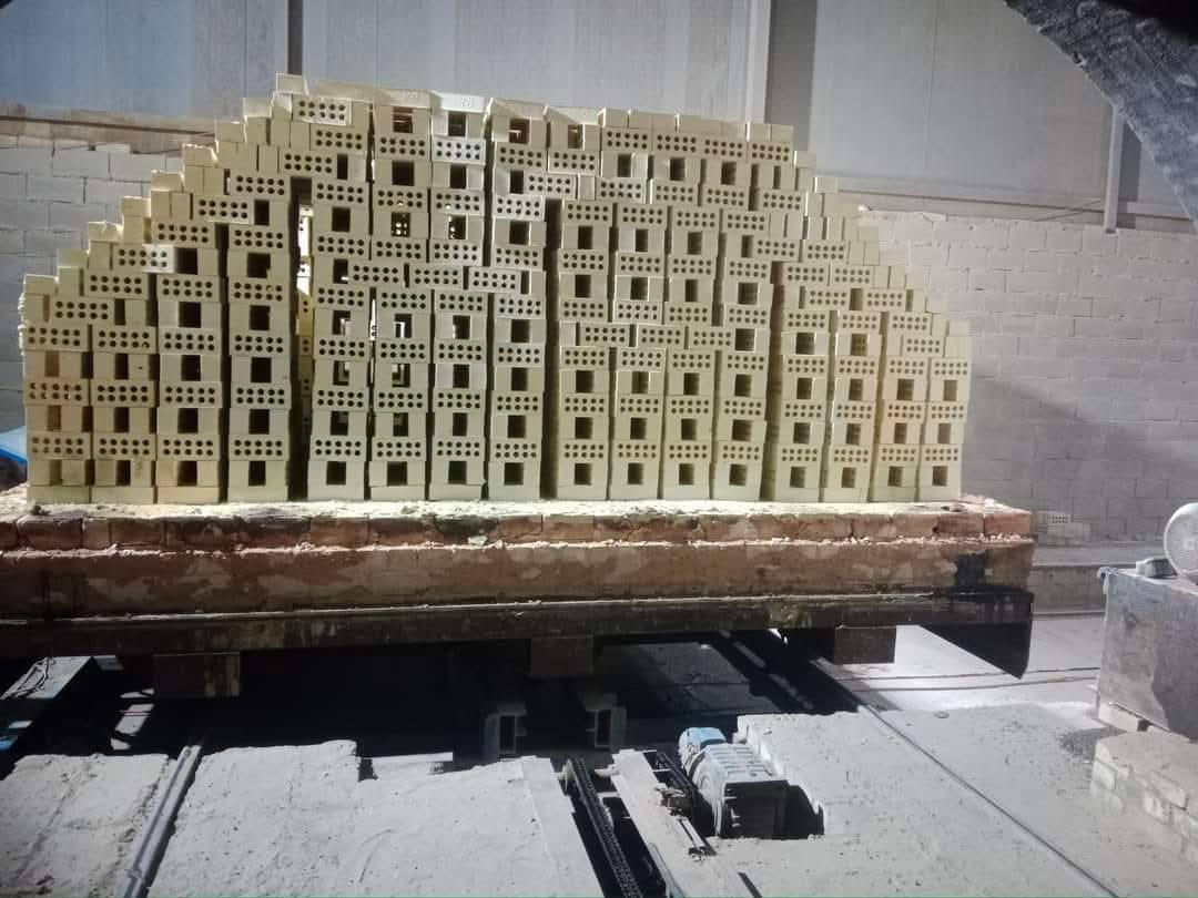 السلام عليكم يتوفر لدينا طابوق سكبات وعداد وقوه وركن علمن الطابوق داخل مختبر
ويوجد خدمه توصيل 🚚🚛
الاستفسار الاتصال علئ الرقام التاليه ***********
