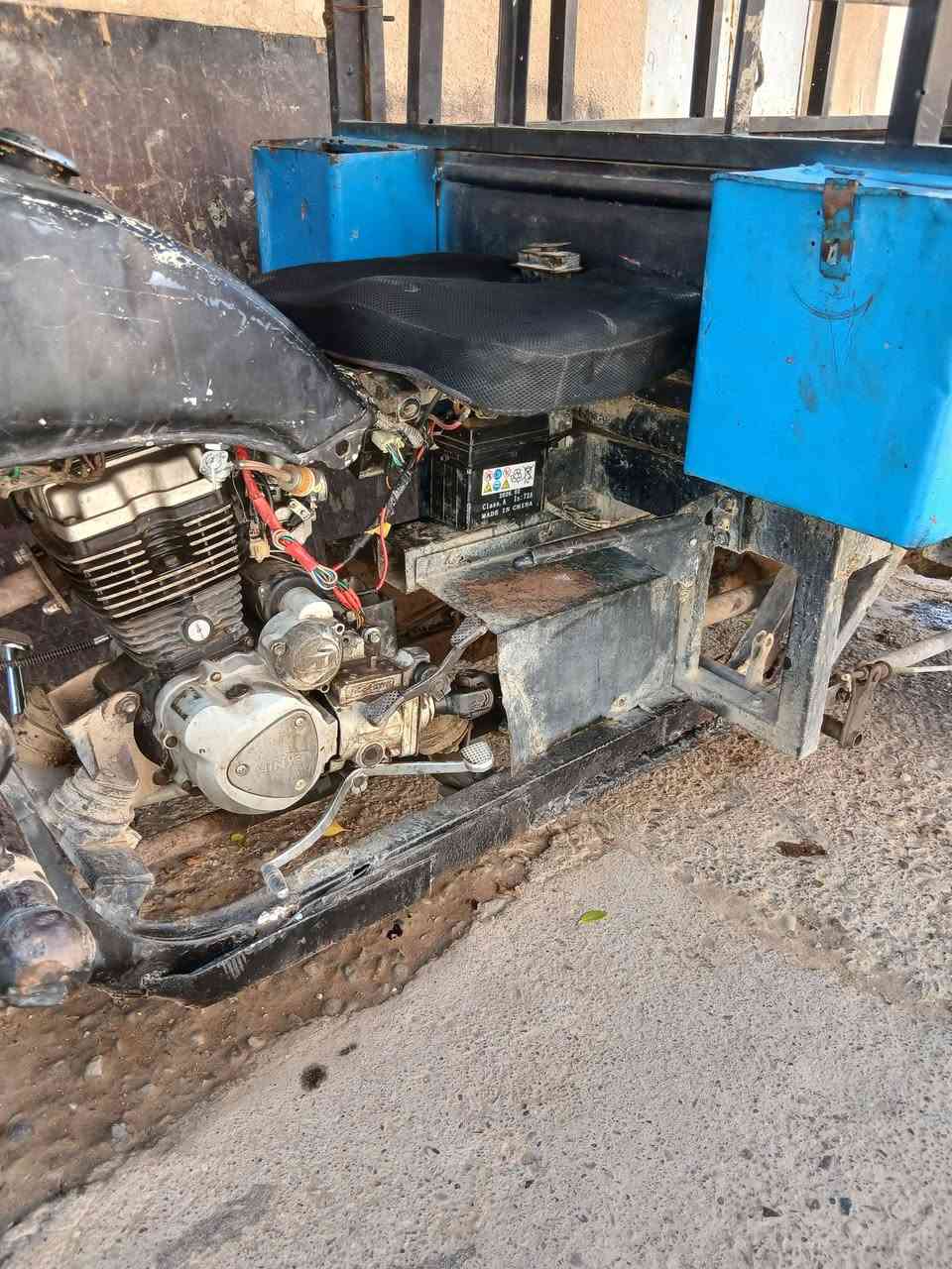 السلام عليكم ستوتة MTR نضيفه الركبه مكفوله بيها محرك باندا بدون أوراق مكفوله السعر 425 وبيها مجال مكاني ديالى بعقوبة رقم ***********
