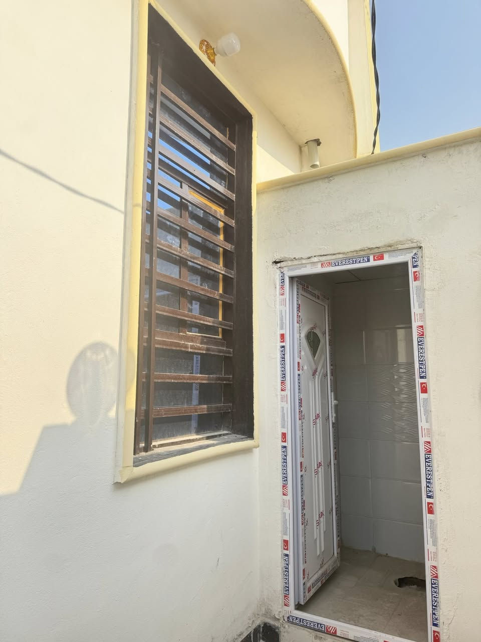 دار 100 متر مقابل ملحق قريه الغدير 

طابو زراعي سند 25 قرار محكمه

 اساس وسكف صب  بناء نهروان 

كافه الخدمات ماي كهرباء تبليط 

سوك قريب عليك مدارس اهليه حكوميه 

مرقم من قبل البلديه 

السعر بلاش 38 وبي مجال 
 
***********

***********
#متابعين
@إشارة
الخطوط المعماريه للعقار
