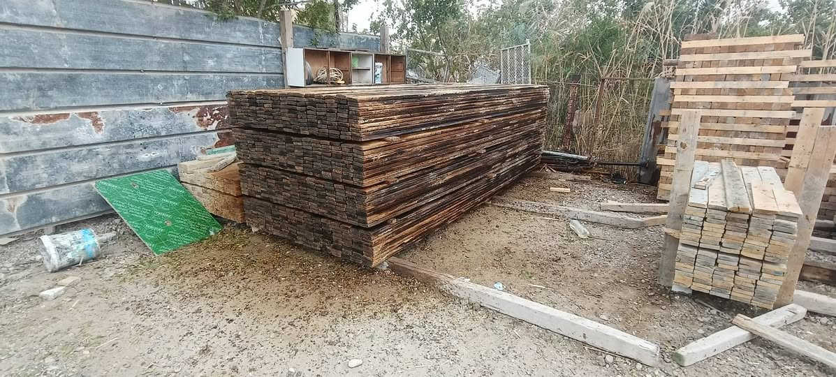 السلام عليكم لوح 4متر العدد 6مكاعب بغداد الحسينيه ***********
