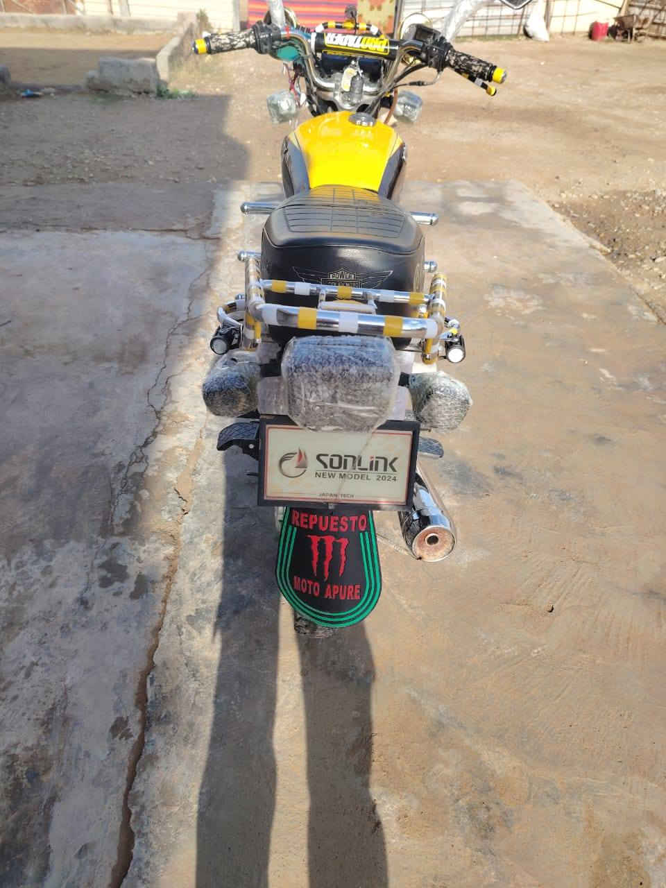 سلام عليكم 
دراجه للبيع سولنك محرك كبس ممفتوح شرط كهربائيات كلها شغاله نضافه خير من الله باقي التفاصيل اتصل او خاص 
ملاحضه مكاني صلاح الدين قضاء بيجي  ***********
السعر 675وبي مجال الشراي بي خير ويدلل
