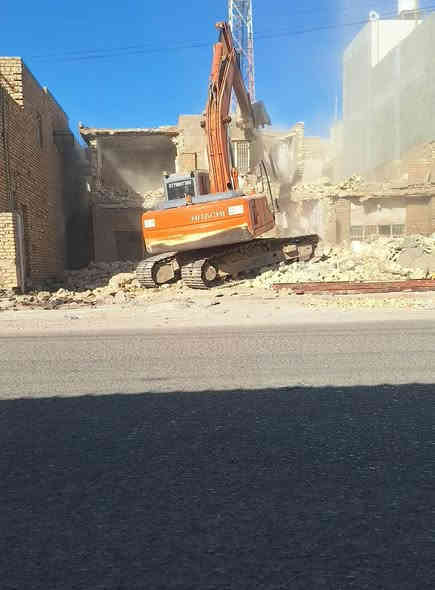 تنضيف البيوت قلع الانقاض قلع الكاشي اعاده السطح القديم  وترميمه وصبه  صب بتلو
تدخيل سبيس  والترابب وحدل تدخيل  تراب وطابوك وصب ارضيه البتلو تنقير جدران  
لتواصل واستفسار👇الرقم بي واتساب وبخدمتك 
*********** عمارة
