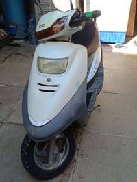 دراجه فضائي 100كفرات اصلي تخم تاير جديد الكهربائيات شغاله ؟بس بيهة خرب...