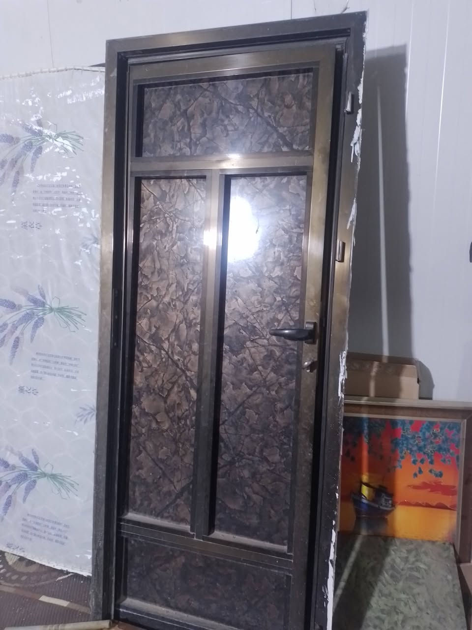 السلام عليكم غراض مستعمله للبيع
باب المنيوم ب٣٠ 
غربيه ب٤٠ 
براكيتات عدد ٦ وعدد ٢كلهن ب٢٠ 
تيبل لام ابوالورد بدون كلوبات ب١٠ 
ميز مكيف ب٢٠ 
براد.ماء شغال حار بارد ٣٥ 
للاستفسار رقم واتسب 
***********
