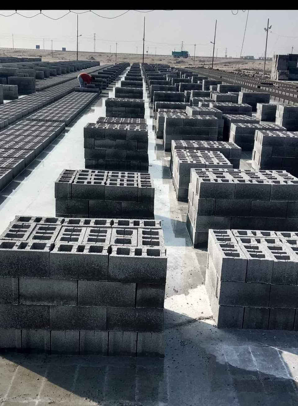 السلام عليكم، يوجد لدينا بلوك درجة اولى ، توصيل كافة نواحي واقضية العمارة ، توصيل باستخدام الكرينات ، نشر في أي مكان ، الاتصال على الرقم التالي *********** الميمونة, ميسان
