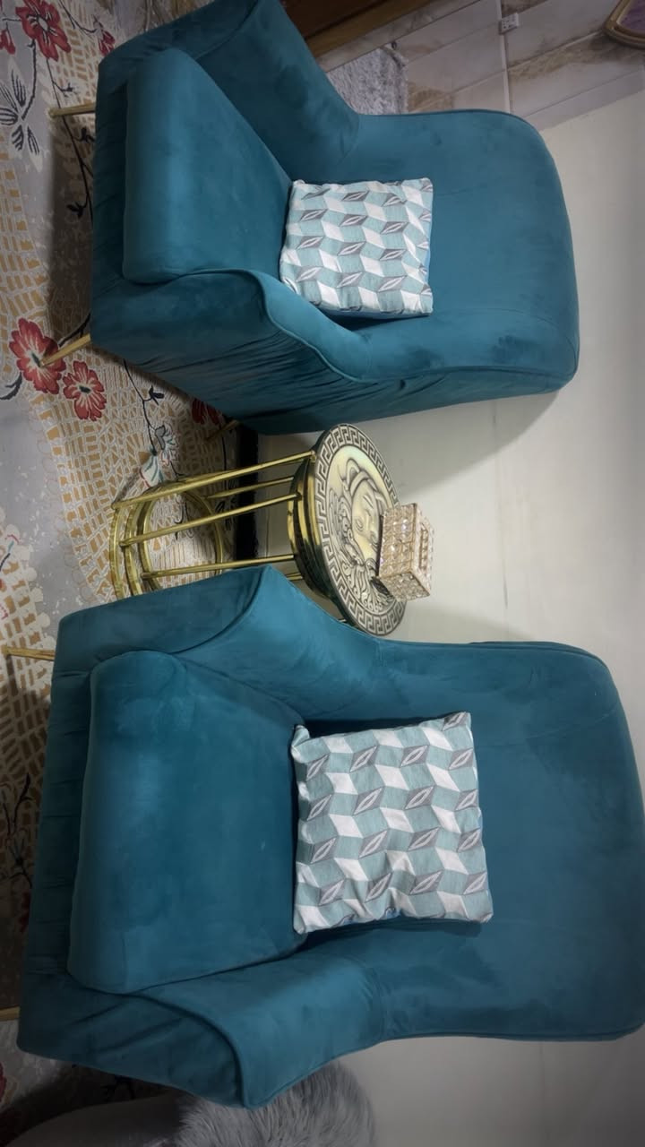 تخم ٨ مقاعه ماركه بيانو من اثاث استقبال التخم فخم وتكمه ونظيف جداً جداً مكانه دوره الاثورين الشراي خاص *********** واتس
