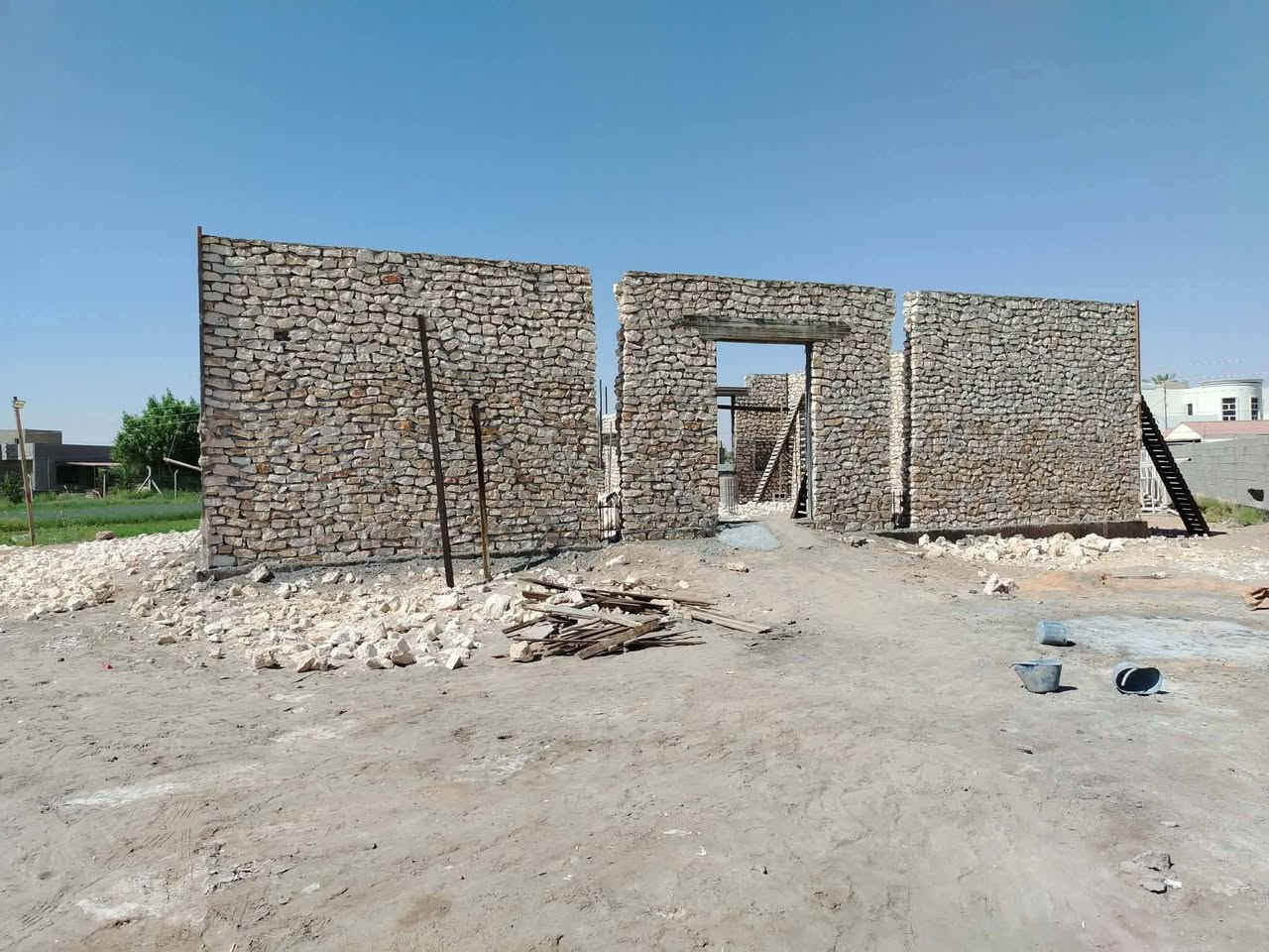 مناشدة إلى اصحاب الخير والإحسان اصحاب التجاره مع الله مسجد بحاجه إلى تبرعات لاكماله
وصول المسجد إلى مرحلة السقف وهي الأهم تحتاج مبلغ كبير لا يقل عن ١٠ ملايين لذلك نأمل من أهل الخير الإنتباه إلى بيوت الله للتبرع التواصل على *********** او حساب الماستر 
٤١١٥٦٦٩٥٧٦

 عنوان المسجد الجزيرة البوذياب قرب الشيخ حديد
