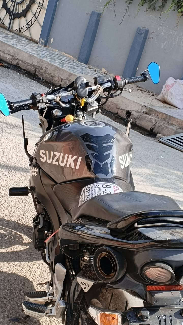 ماطور سازوكيGXRمحرك600CCموديل2016تانكي نظيف وتيرات جديده ماطور وكاله عامة بدون اوراق وعليه تزويدات ماي زيتي دهن موتل بعدو جديد موقع موصل معارضه حسب القناعه ***********
