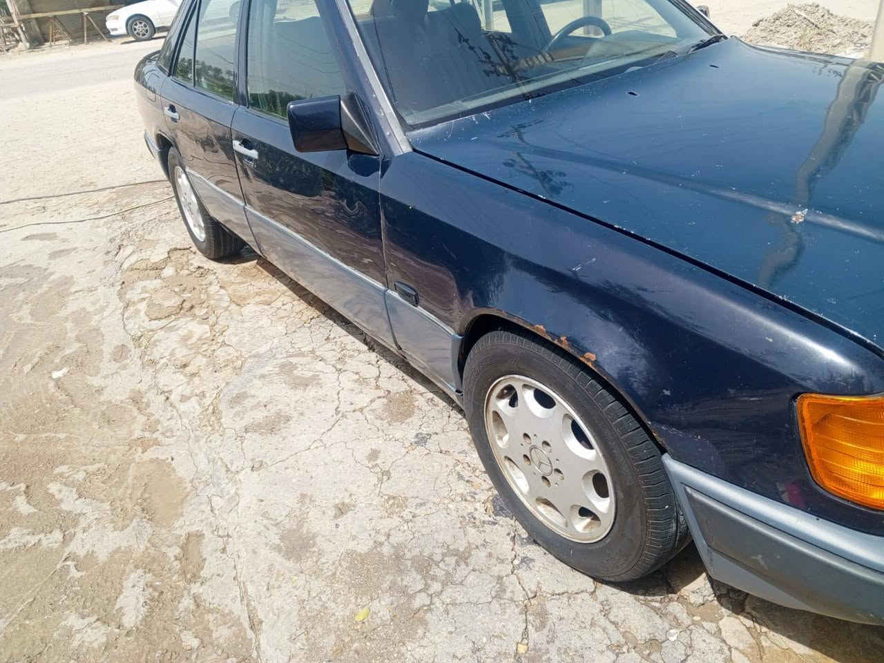 السلام عليكم مرسيدس موديل 87 سياره جديده ماكينه وكير بطه اريد تحويل او وكاله السعر 30 بها مجال مكانها الديوانيه قضاء الشاميه للاستفسار هذا رقمي ***********

