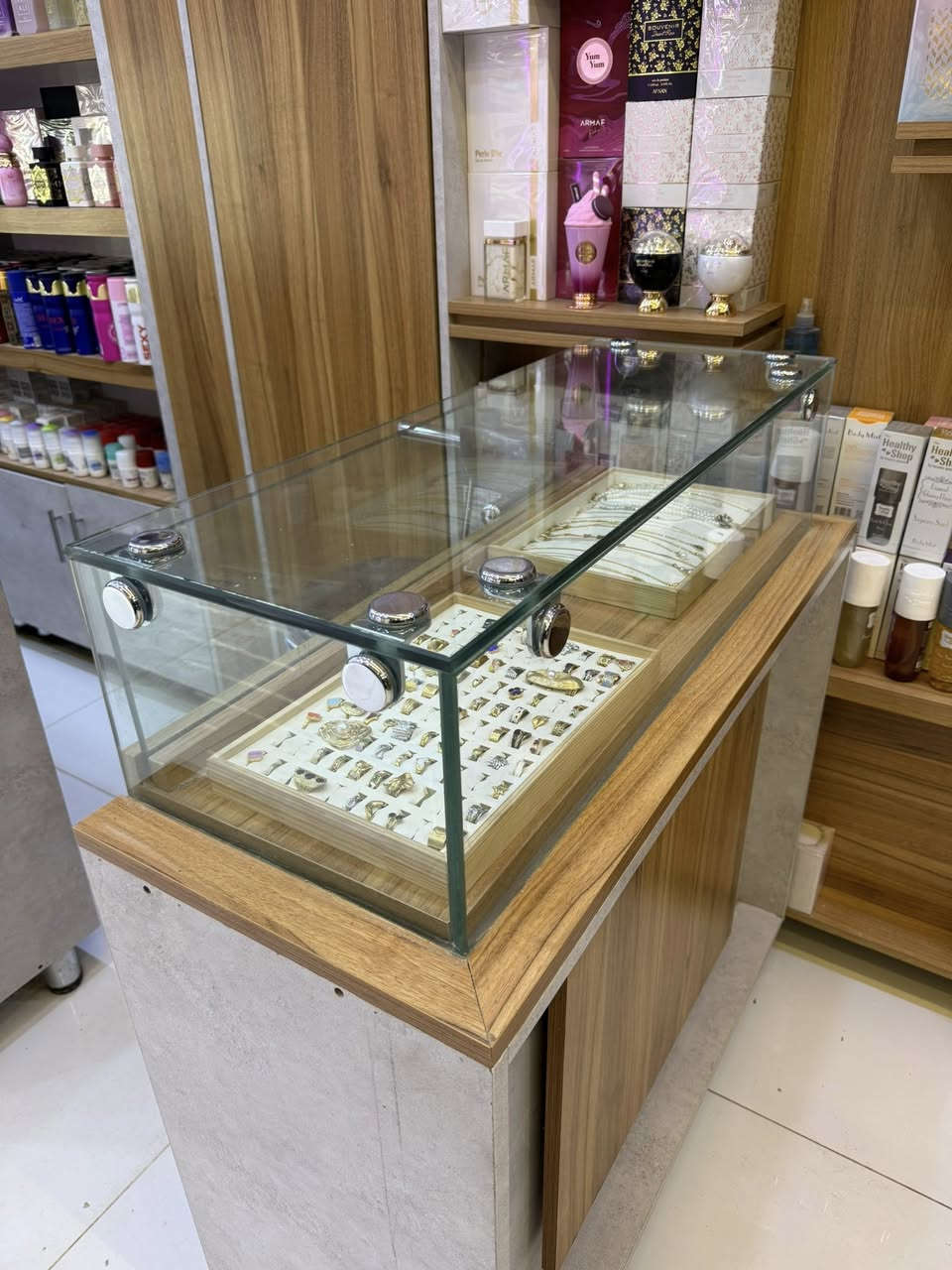 السلام عليكم عندي هذني الميوزه للبيع عددهن ٩ NDF سعر الميز الواحد ١٣٠ الف علما اني مشتغل المتر سعره ٢٥٠الف
للتواصل والاستفسار ***********
