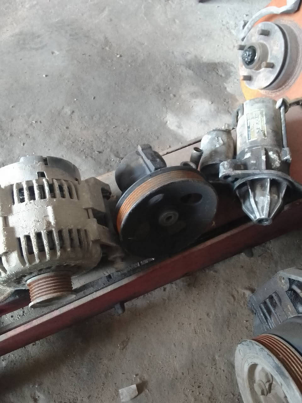 سلف وداينمو وبور وضفيرة وعقل برنس مسكر وسطابكسلات وفجوج قيم وخذ بما يرضي الله رقم الهاف ***********
