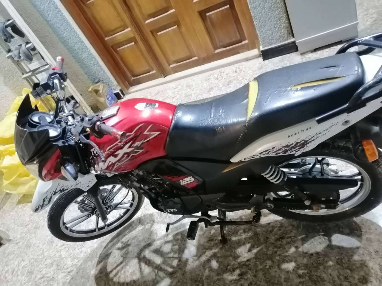 السلام عليكم دراجه نوع TVS دراجه نظيفه وحلوه سعر 800وبيهه مجال


**إذا كنت صاحب هذا الإعلان وتريد حذفه لأي سبب، رجاءا أرسل رسالة إلى الدعم الفني**