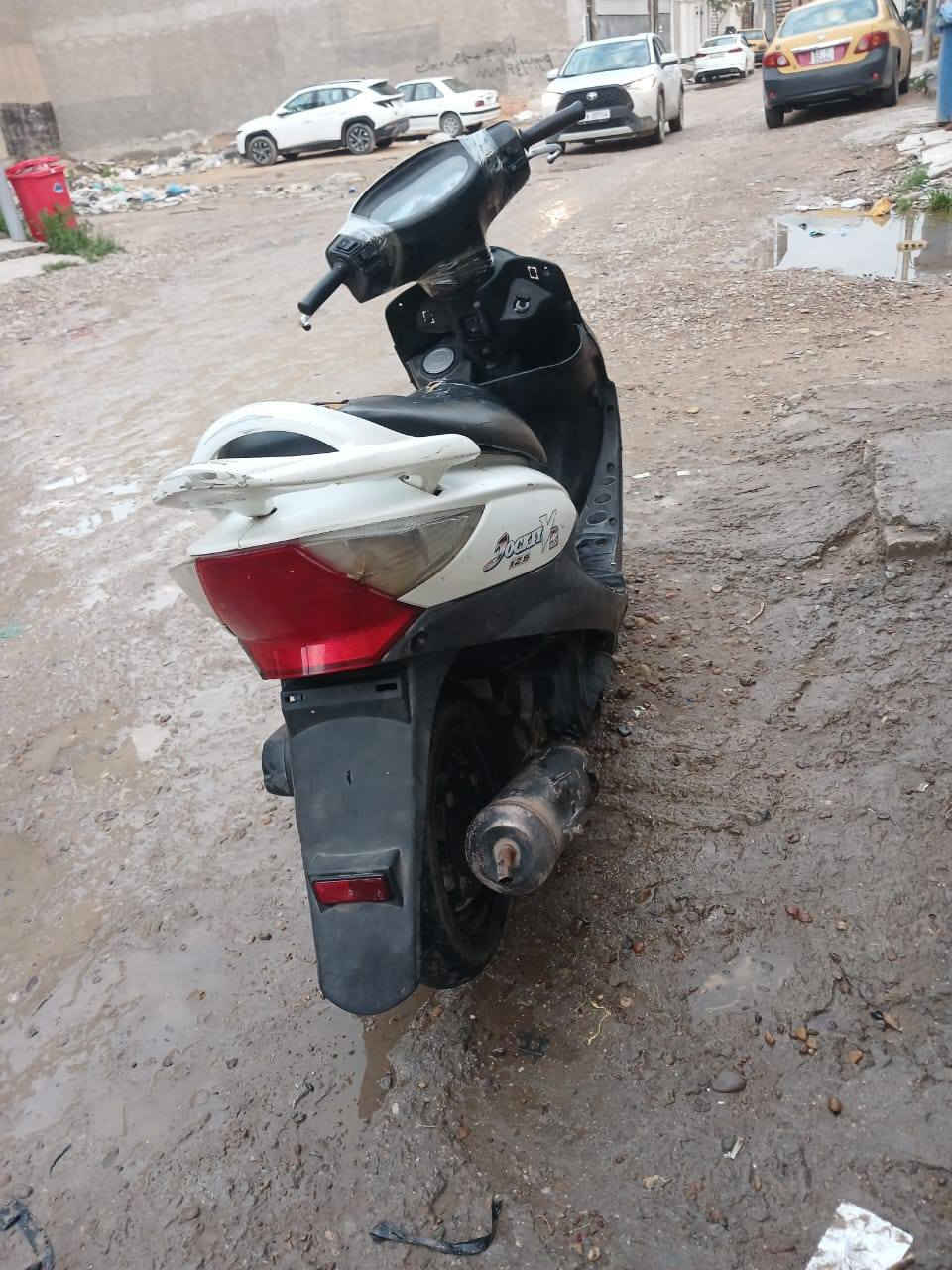 سلام عليكم
دراجة كامكو V2 140 للبيع دراجة نكرة سلف كهربائيات دبلات شلعة ومعدل خير من الله مكفولة نقصها كفر كدام فقط سعرها 375 وبيها مجال بصيط أي استفسار خاص او *********** متوفر واتساب
