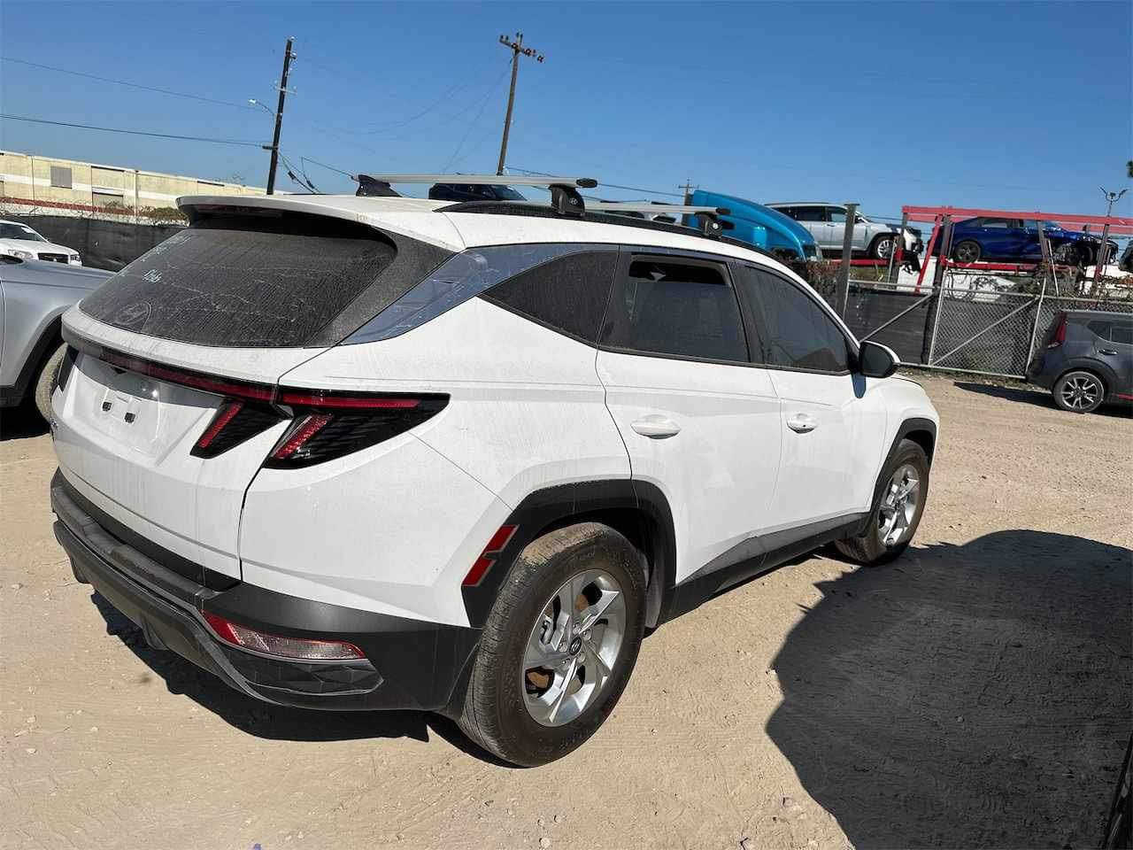 توسان 22ماشيه 35 محرك 2500 رقم بابل باسمي حادث فقط ابوال 2 ومبدل نفس اليبل كصه نفس الشكل بجمها وظهرها قافل مال جنيان السعر 210 وبيها مجال واكو كلشي بسوك كلشي وسعره حسب الحادث 
***********
