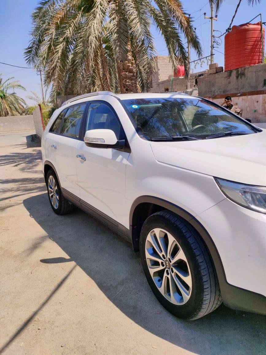 مكلف بالنشر للبيع سورنتو موديل 2015 رقم بصرة 7 راكب محرك 2400   مكفوله من الصبغ و الضربه مكان السياره  البصرة الدير سعر 170 وبيه مجال للشراي  الاستفسار  رقم صاحب ***********
