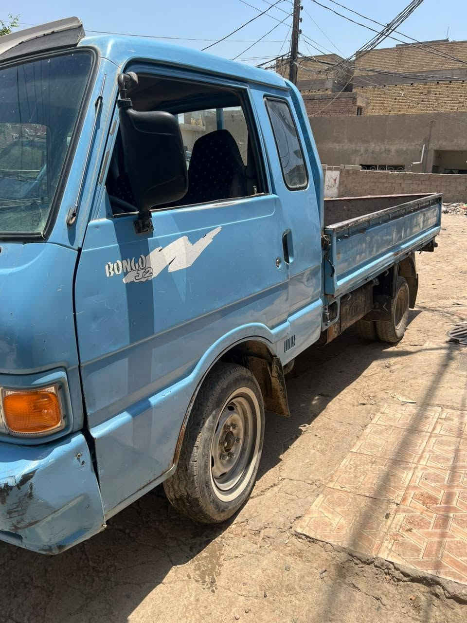 إسلام عليكم سيارة للبيع بنكو المكينة مجفتة  لا تنقيص لا تبخير الكير خير من الله والكسل بس بي صوت قليل السيارة بلادية بيه شوية صبغ بل ربعية والباقي مكفول السعر ٥٧ وبيهة مجال حك الجية اتصل ودلل ***********
