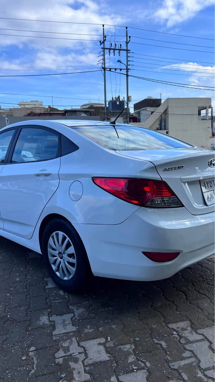 هونداي اكسنت ٢٠١٦ 
گير اوتوماتيك محرك ١٤
جام كهربائي 
تبريد تدفئة 
مكفولة 
٣ قطع صبغ بدون دواخل نهائيا بدون ايرباك
تايرات جديد 
محرك گير تبريد بشرط
سعر ٨٦ ورقة و بيها مجال

اكسنت ٢٠١٦ مكينة ١٤
٣ پارجة صبغ بي داخلي و بي برشوت 
هه مي بشرط مكينة گير تبريد 

*********** واتساب فقط زاخو, دهوك
