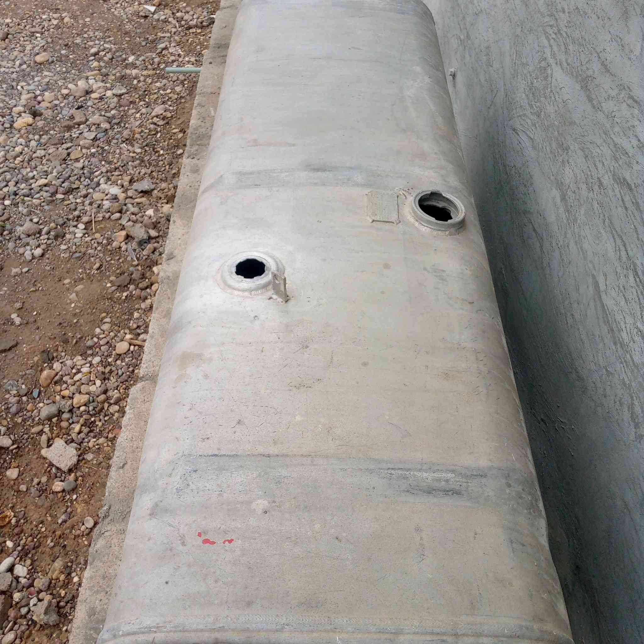 للبيع تانكي فافون الطول 180والارتفاع73والعرض62 المكان تكريت الاستفسار ***********
