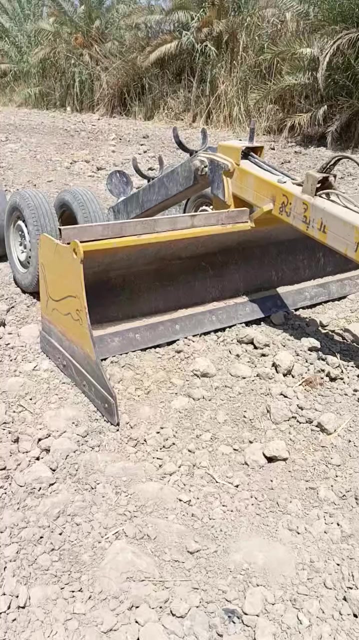 معدلان للبيع عرض 280ورتفاع 80 رايده 3مليونونص وبي مجال***********
