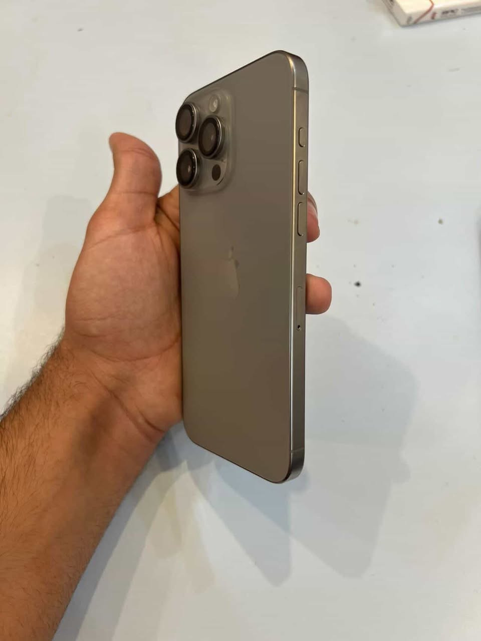 السلام عليكم
15 برو ماكس 

ذاكره 256 

بطاريه 98 

عدد الدورات 327 وقابل للزياده 

نموذج za دبل سيم 

الجهاز جديد لمعنه الكلمه 

لون تيتانيوم المرغوب 

بل شحن قطاره 

السعر 1025 وبي مجال 

الاستفسار ع الرقم *********** //***********
