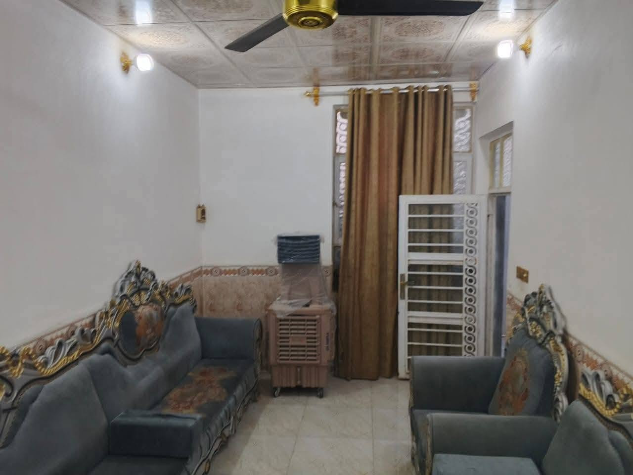 السلام عليكم
بيت للبيع في الكوفه حي ميسان  قرب سكله الكرعاوي  طابو زراعي سند 25 الأساس صب كونكريت 
بيت كامل مكمل مكفول من كل جوانب 
مواصفات البيت مساحه البيت 100م 
غرفه+ صاله + استقبال + مطبخ + صحيات داخله وخارجيه +منور + طارمه صغيره 
وايضا ارضيه بورسلين + جدران سيراميك كامل مكمل كلشي بناء حديث مال جناي . 
للاستفسار مراسله الصفحه او رقم 
‏***********
