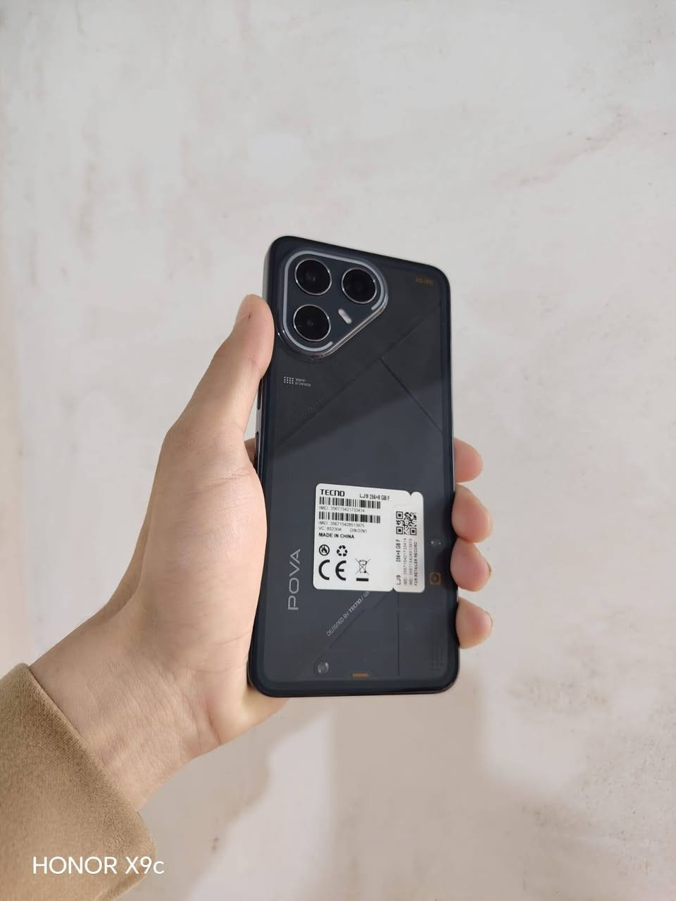 السلام عليكم.. بيع نقد فقط
تكنو بوفا 7 ألترا 5G للبيع او مراوس 
الجهاز شرط مامفتوح.  مستعمل شهرين تقريبا فقط
الذاكرة/256.   رام/8+8.  ملحقات كامله
الجهاز يشغل. 90 فريم بوبجي    مواصفات فول 
السعر/325 وبي مجال
***********
