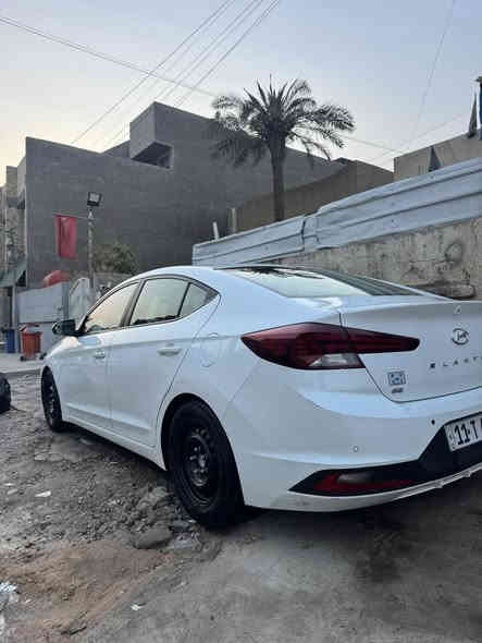 السلام عليكم النترا مديل 2019 وارد أمريكي حادثه موضح بل منشور بدون دواخل سياره مكفوله من صبغ والمعجون بيه بارد هلال جاملغ خلفي وكصه قماره قليل بارد حداديه مكفوله وتخم تاير كوماهو سياره مواصفات se  سياره رقم بغداد إنكليزي  السعر(138) وبيه مجال سياره ماشيه 60 ألف ميل العنوان حي جميله اتصال ***********
وتساب ***********
