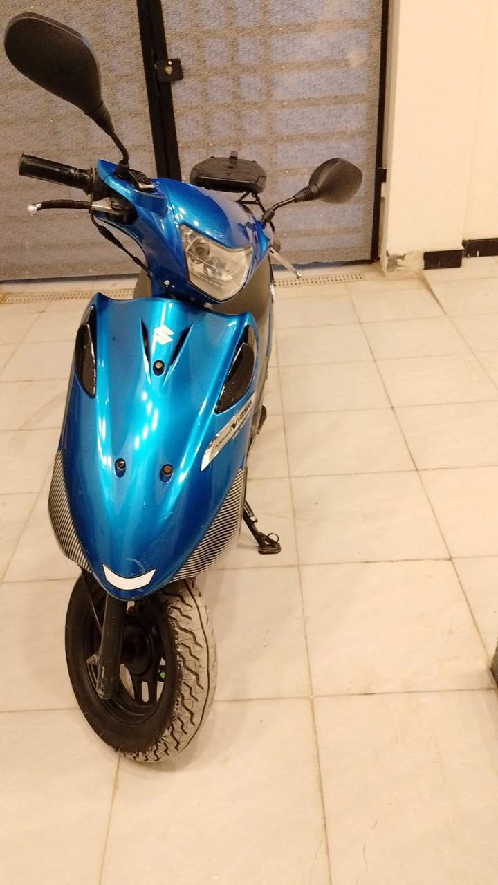 سلام عليكم ادرس قديم ياباني دراجه كفرات نضيفه 
مكينه لاتبخير ولا تنقيص  مفتوحه مره وحده رايمل نوزل جديد ما نقصه اي سعر 450 وبيه مجال رقم الهاتف ***********
