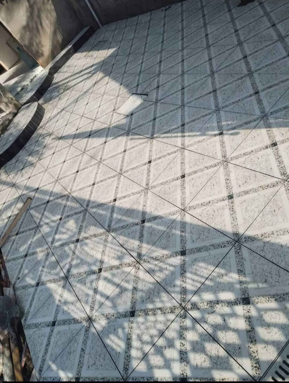 خلفه سيراميك متفرغ شغل درجى اولى  شرط ع اليزر  .
***********
