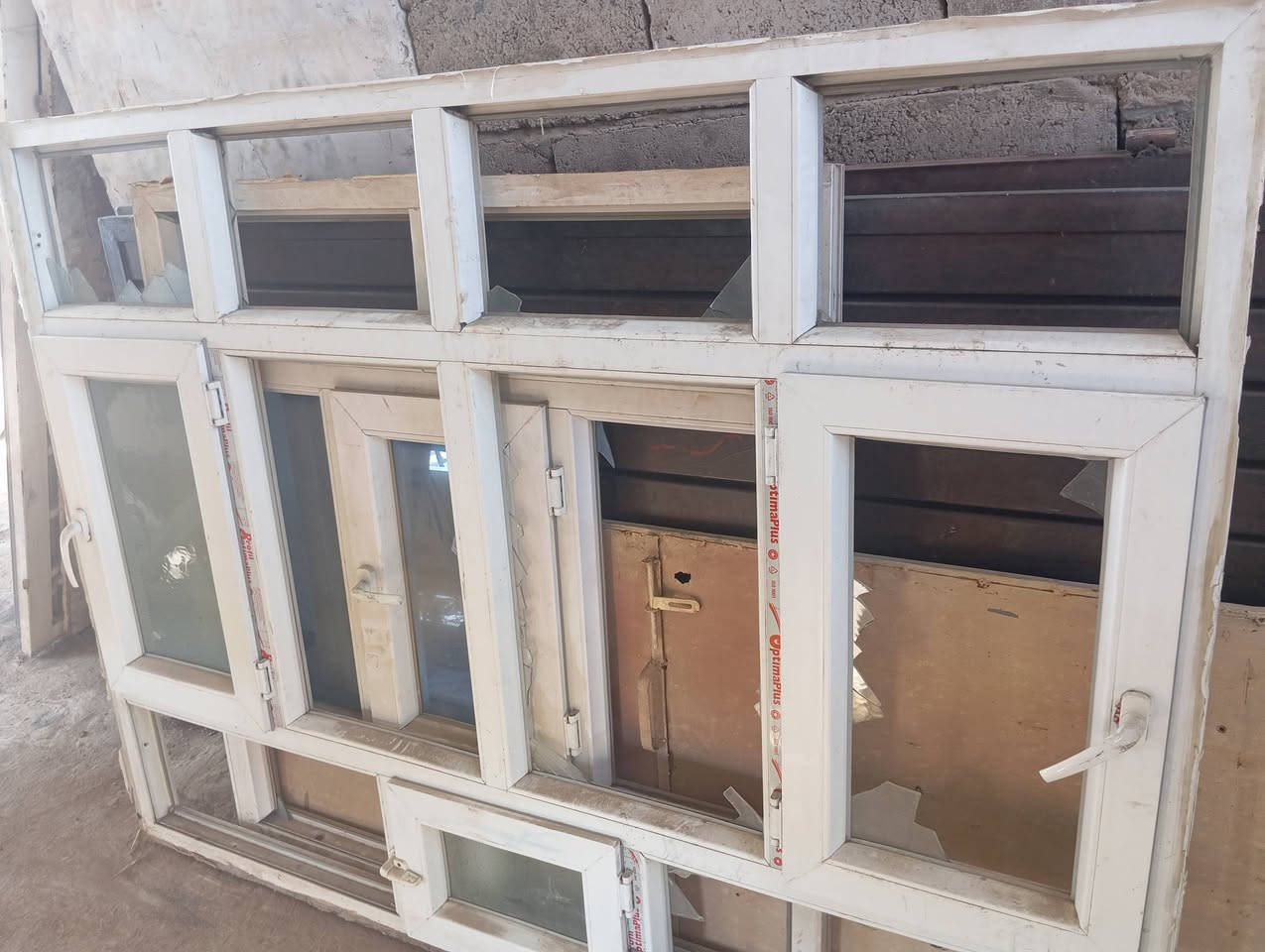 باب حوش للبيع ادريج للبيع شباك بلاستك  للبيع شباك حديت للبيع تغات للبيع  //***********//***********/// موصل
