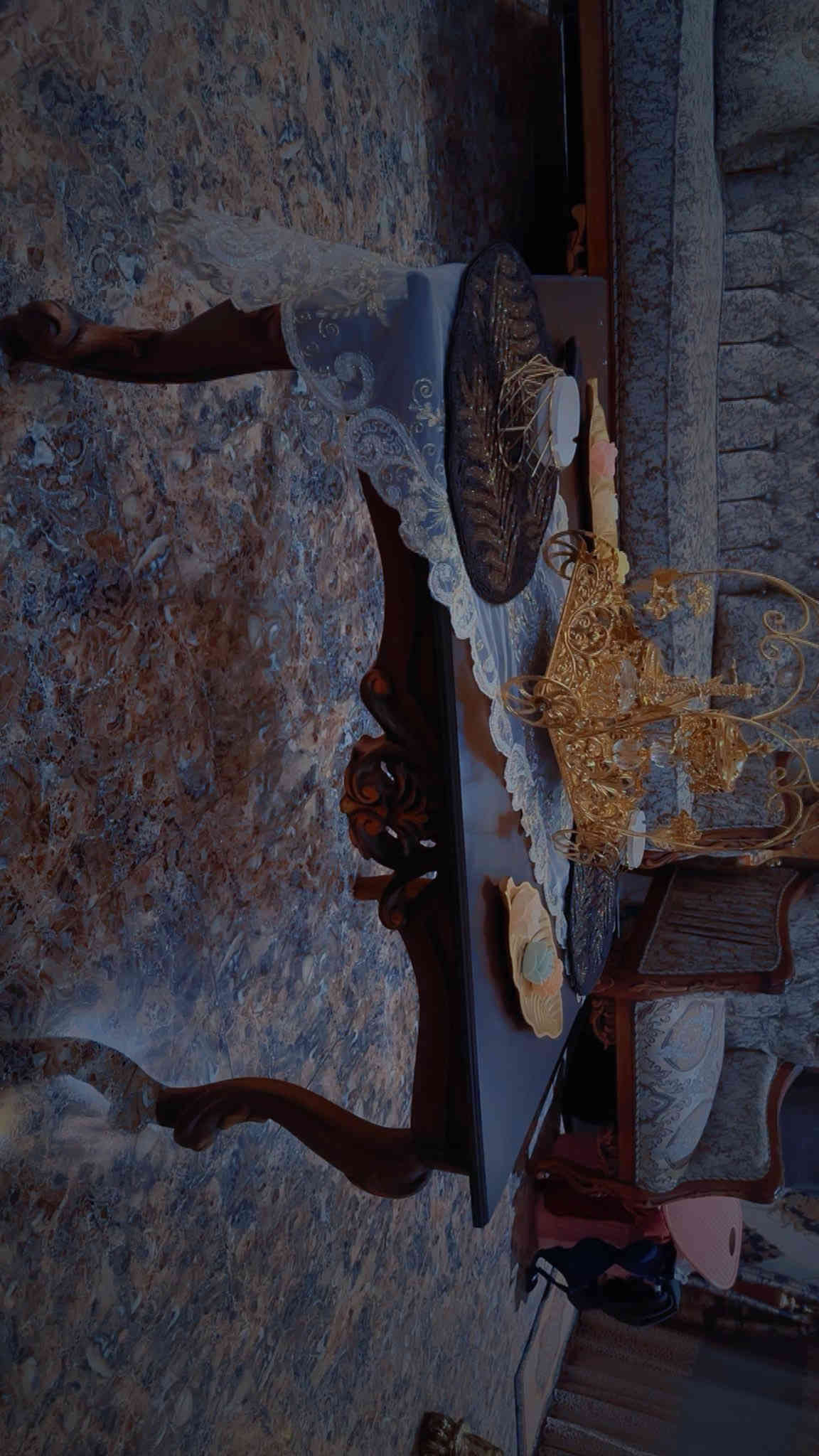 تخم ملكي مع ميز بلازماوطبله وسطيه بمليون ونص مستعملتهم سنه بس وجدا نظيف ونظافته مكفوله للتواصل على هذا الرقم   ٠٧٧١ ١٢٨ ٢٣٦٩
