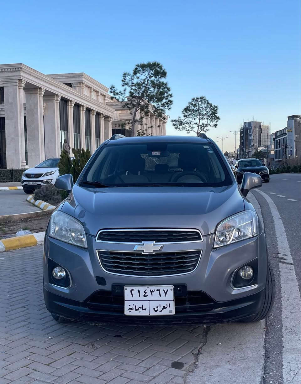 شۆفلێت تراکس LT٢٠١٥ خلیجی ، گێرو مەکینەی بەشەرت نەکراوەتەوە و چرکەی تیا نیە تەحویل و غەرامە بەشەرت سەیارەکە زۆر توند و تۆڵە ،  ٤ تایەی تایلەندی ئەسڵی بۆ بەستراوە  ،هەموو سێرڤسێکی بۆ کراوە و هیچ مسرەفێکی تیا نیە، دوو پارچەی بۆیاخە بێ ناوگرتن و بەبێ ئەوەی برغوی کرابێتەوە دەعامیەکانیشی نەگۆراون . ٩٢ گەڵا       *********** السليمانية, العراق
