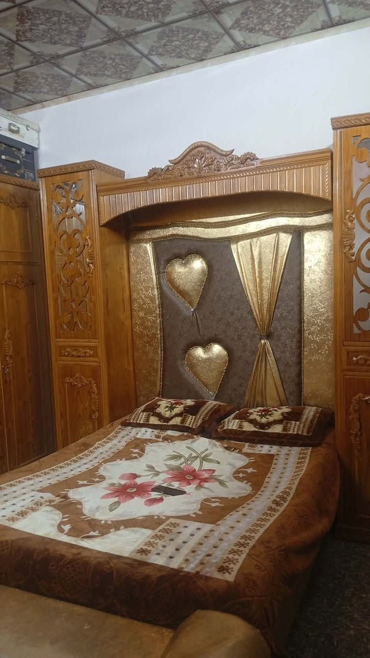 غرفه للبيع مليون قفل
حي سماح قرب مول تسعين
*********** وتساب
