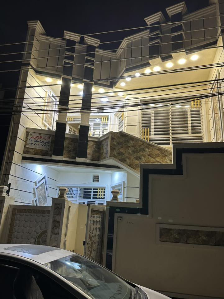 بيت طابق ثاني بحي دجله مساحه 100متر للايجار للاتصال ***********
