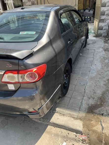 السلام عليكم اخوان 
من رخصت الادمن
كورلا أمريكي 2013 Sفول
لون فيلي
رقم بغداد
محرك 1800
حادث فقط الجاملغ الأمامي يسار تبديل
بيه نص جاملغ ونص باب صبغ الخلفي 
السياره جاهزه من جميع النواحي 
العنوان بغداد الأمين الثانيه
السعر115وبيه مجال للشراي 
للاتصال ***********
