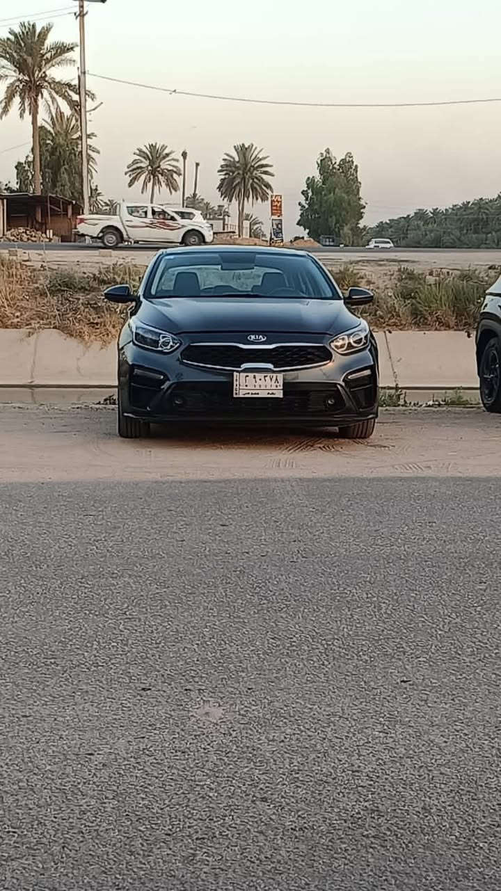 السلام عليكم كيا فورتي گير عادي 2019  سياره جاهزه وخير من الله حادثها بنيد فقط رقم بغداد السعر 125 مكاني بعداد للتواصل***********
