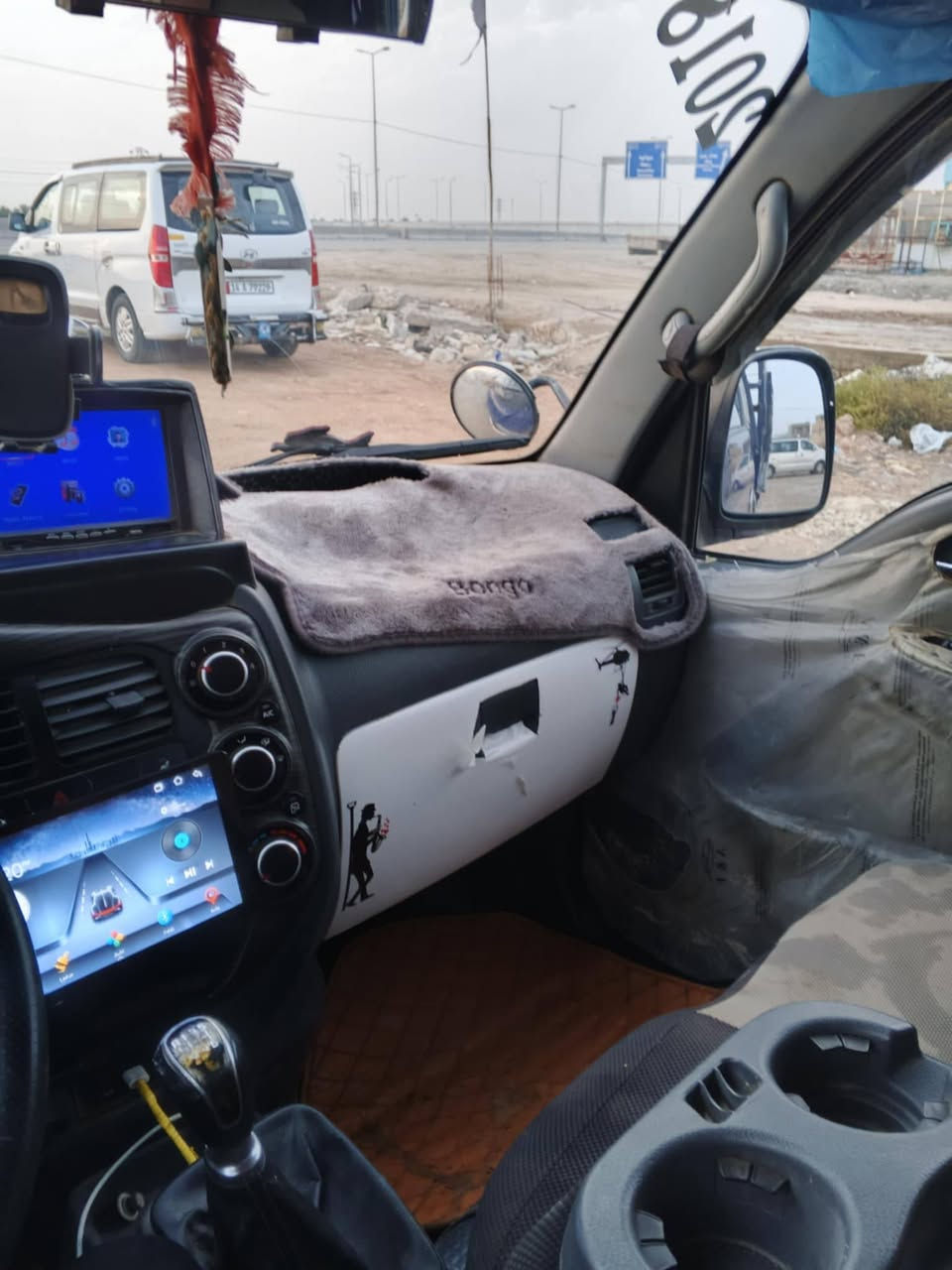 سلام عليكم اخوان سياره للبيع كياه حمل موديل ٢٠١٨ مكفوله كفاله عامه سياره محرك وكير وشاصي مكفولات شرط سنويه جديده رقم قادسيه انكليزي تخم تاير تبريد ثلج مسكر دبلو السعر ١٢٥ وبيه مجال مكان سياره سماوه أكثر الاستفسار نتصال ع رقم ***********
