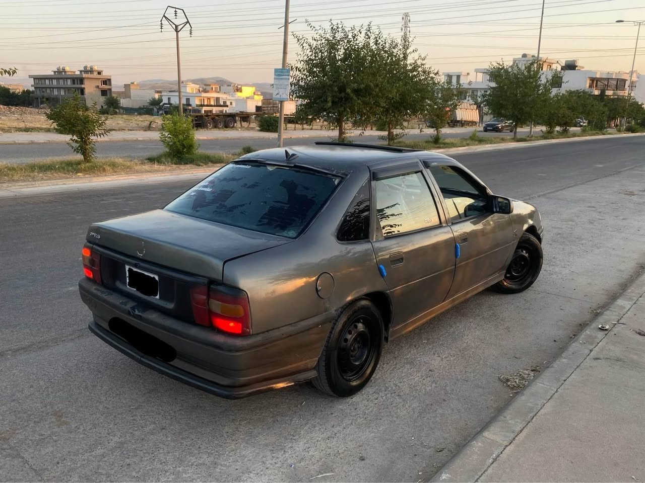 ئؤپل ڤيكترا بؤفرؤشن علوجه كه فيلي مه ده ني ئه كه م موديل ٩٣ سلايت مه كينه ١٦ قايش پان گيرعادي به شه رتي گيرومه كينه ته قه و ره قه و كاره باي به شه رت سه ياره كه نمونه يه له جواني سعري ١٥ گه لاو معامه له ژم..*********** السليمانية, العراق
