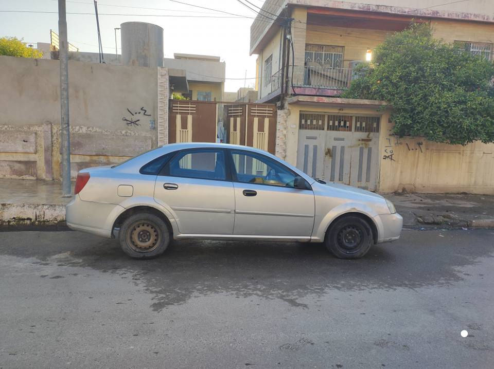سيارة مال بيت وجاهزة 
والسيارة ما بيها ضرر فقط جاملغ جهة نفر صبغ خارجي
المحرك نظيف والكير نظيف.
وتبريد شغال 
سيارة باسم صاحبها
رقمها نينوى
كير عادي
مكاني الموصل جانب الأيسر 
للتواصل الاتصال على الرقم *********** موصل, نينوى
